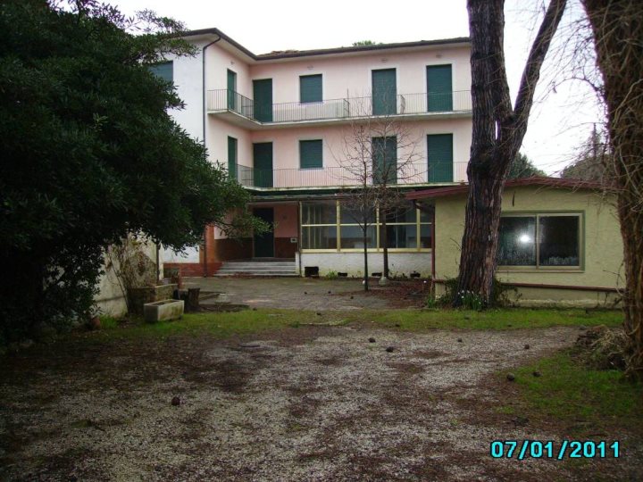 Albergo/Hotel in Vendita a Pietrasanta (LU) Albergo/Hotel in Vendita a Pietrasanta (LU)